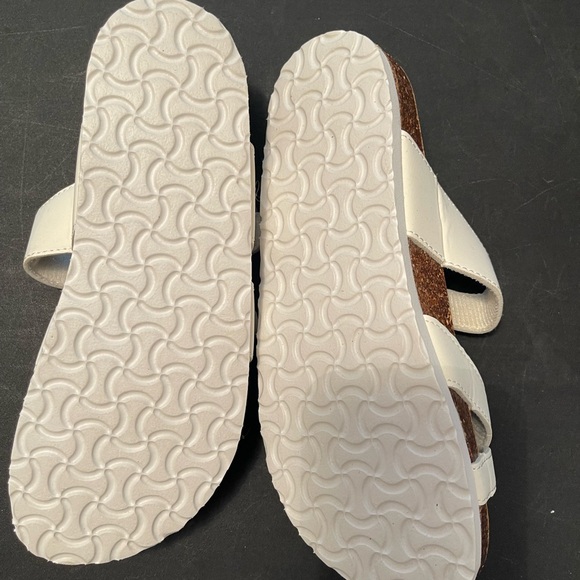Maui‎ Island Sandals White Size 7 New never worn - Picture 3 of 4